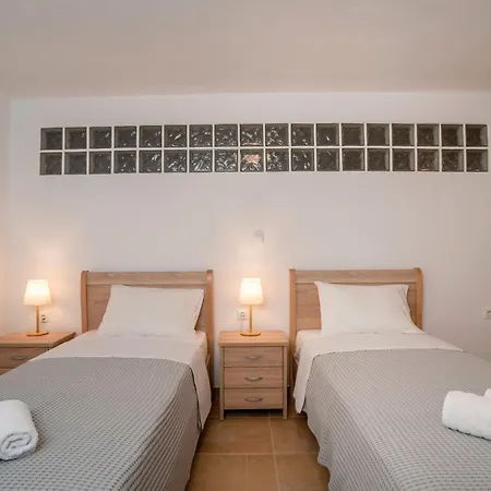 Blue Xenia Paros Хриси-Акти