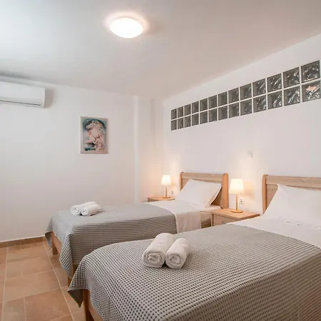 Дом отдыха Blue Xenia Paros